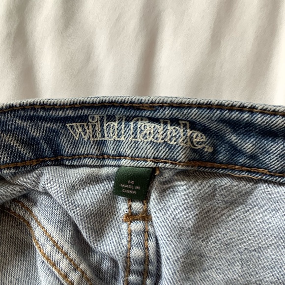 Wild Fable Womens Crop Jeans Size 14 Slightly Distressed Raw Hem High Rise - Picture 7 of 11